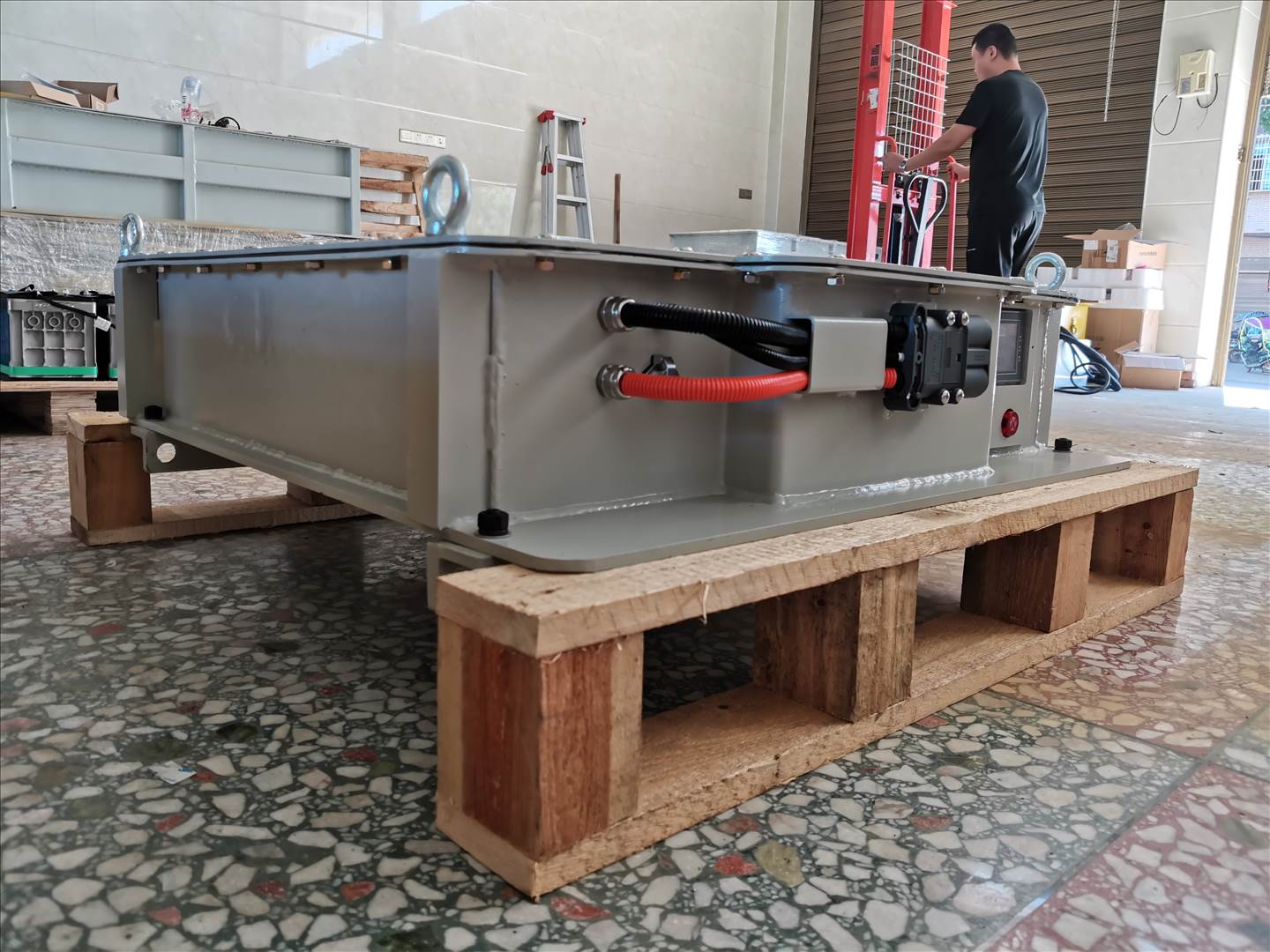 矿用电机车锂电池的寿命多长?