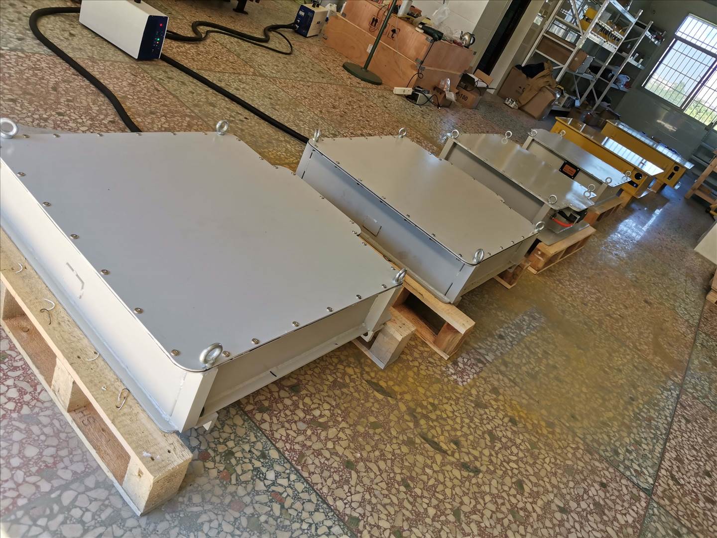 矿用电机车锂电池要不要定期均衡充?