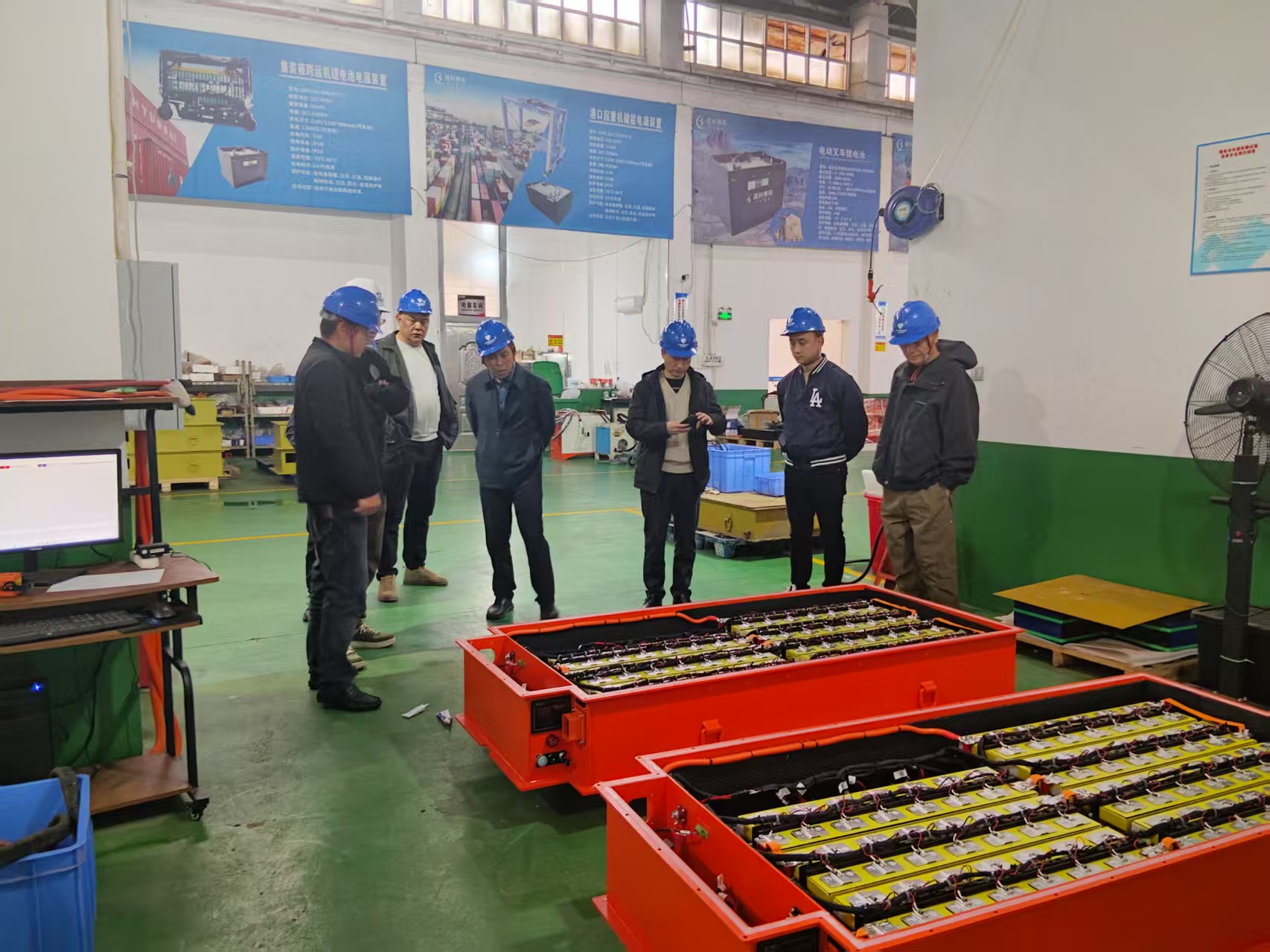 香花岭客户莅临香大伊煮一本线象大衣参观指导